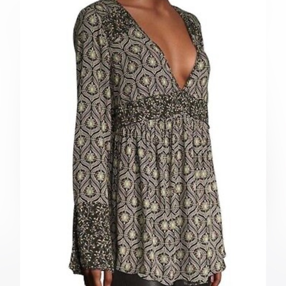 Free People Rolling Hills V neck tunic. Medium. Excellent used condition. - Picture 3 of 11